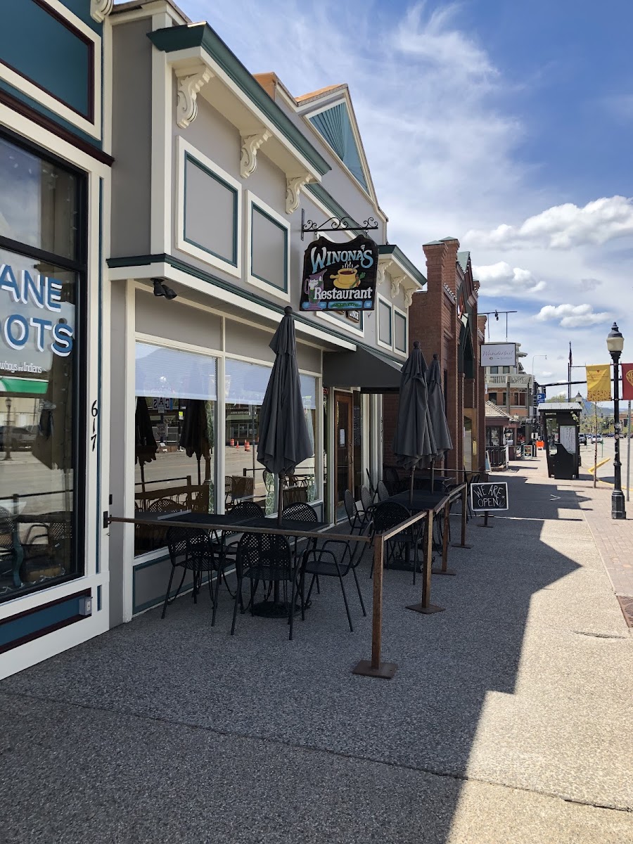Winona's Restaurant And Bakery